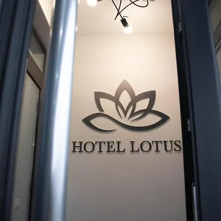 호텔 Lotus 4*